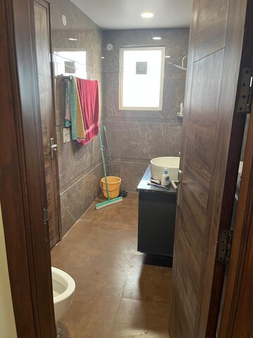 Bathroom in 2 BHK Builder Floor at Signature Tower Sector 30, Sector 30 – for Rent