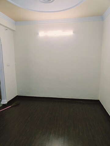 Room in 3 BHK Builder Floor at Dilshad Garden – for Rent