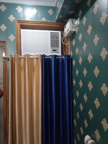 Building Lobby in 1 RK Builder Floor at RWA Residential Society Sector 46, Sector 46 – for Rent