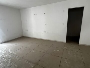 Room in 4 BHK Apartment at Madhapur – for Sale
