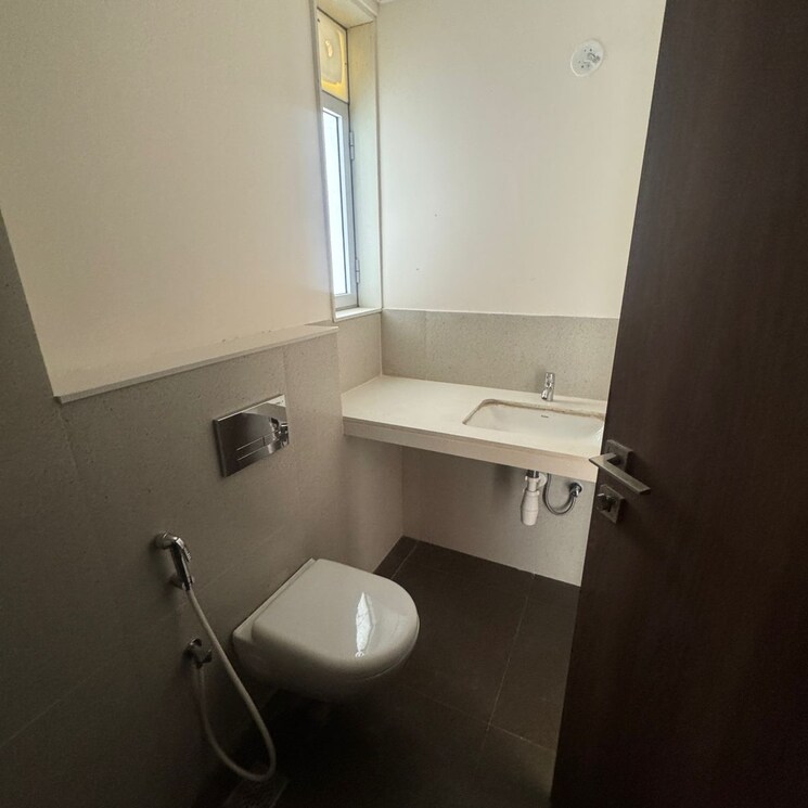 Bathroom, piramal-vaikunth 2 Bedroom 708 Sq.Ft. Apartment In Ashok Nagar Thane 8177815