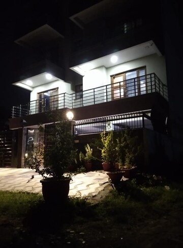  Pg – Entrance View at Sector 39 - for Rent