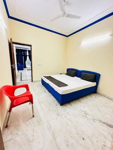 Bedroom in 3 BHK Builder Floor at Saurabh Niwas, Sector 40 – for Rent
