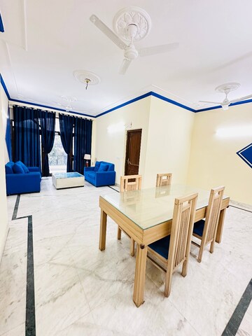 Master Bedroom in 3 BHK Builder Floor at Saurabh Niwas, Sector 40 – for Rent
