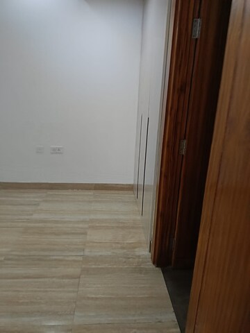 Room in 3 BHK Apartment at Dasnac Burj, Sector 75 – for Rent