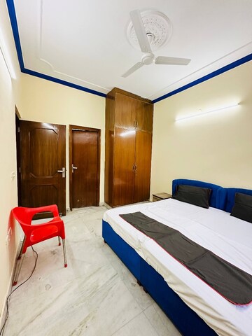 Bedroom in 3 BHK Builder Floor at Gupta Awas, Sector 43 – for Rent