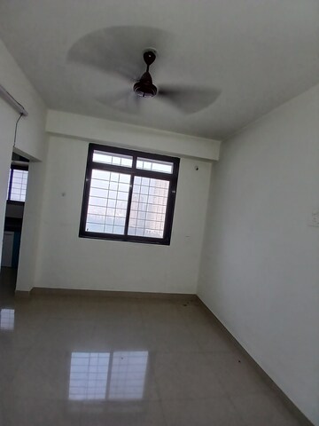 Room in 1 BHK Apartment at Goregaon West – for Rent