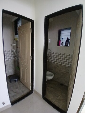 Furnished Amenities in 1 BHK Apartment at Goregaon West – for Rent