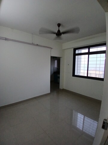 Room in 1 BHK Apartment at Goregaon West – for Rent