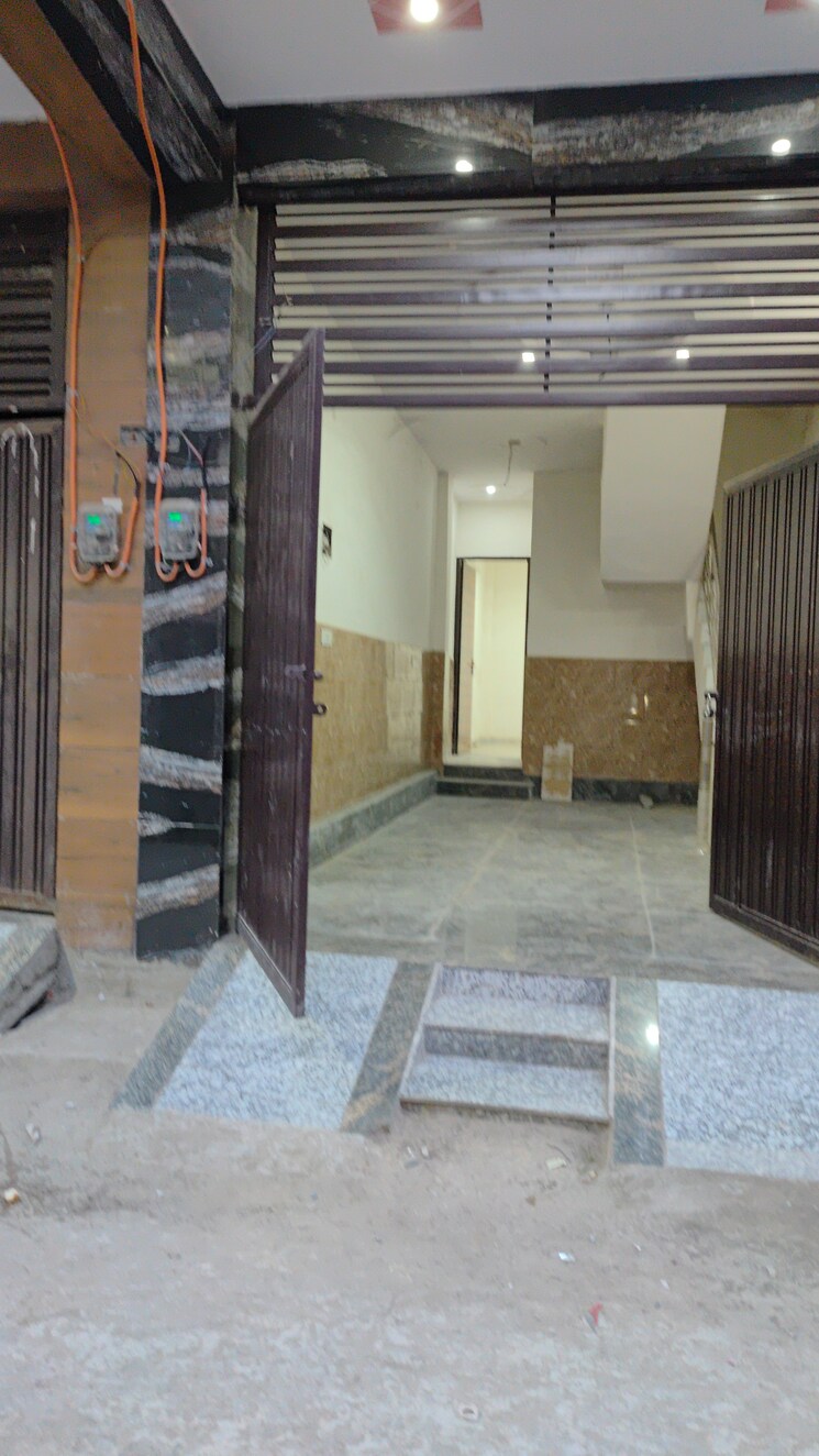 Exterior View, vikas puri 3 Bedroom 50 Sq.Yd. Independent House In Vikas Puri Delhi 8177921
