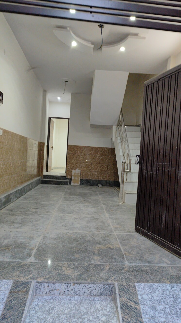 undefined, vikas puri 3 Bedroom 50 Sq.Yd. Independent House In Vikas Puri Delhi 8177921
