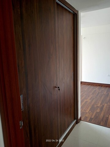 Room in 2 BHK Apartment at Landmark The Residency, Sector 103 – for Rent