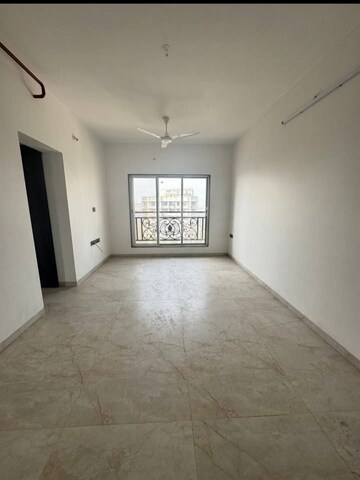 Room in 2 BHK Apartment at Kanakia Paris, Bandra East – for Rent