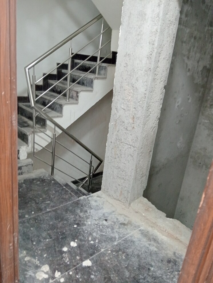 Balcony, govindpuri 3 Bedroom 910 Sq.Ft. Builder Floor In Govindpuri Delhi 8178006