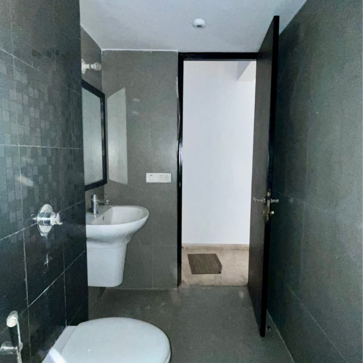 Bathroom, lodha-splendora 3 Bedroom 1045 Sq.Ft. Apartment In Bhayandarpada Thane 8178022