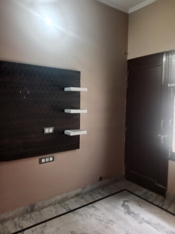2 BHK Builder Floor For Rent in Sector 18