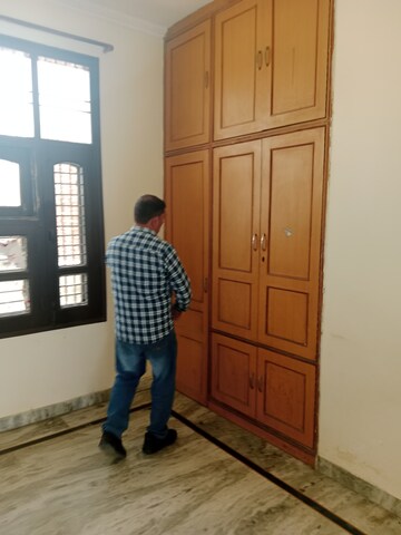Master Bedroom in 2 BHK Builder Floor at Sector 25 – for Rent