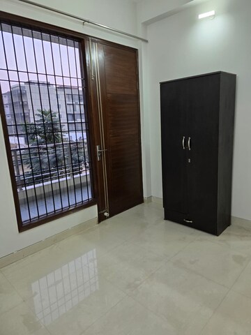 Room in 2 BHK Builder Floor at Sector 55 – for Rent