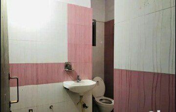 Bathroom in 2 BHK Apartment at Nishat Ganj – for Rent