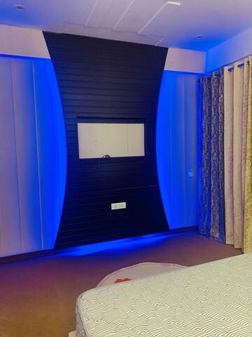 Building Lobby in 3 BHK Apartment at Malhan View Apartments, JakhaN-Rajpur Road – for Sale
