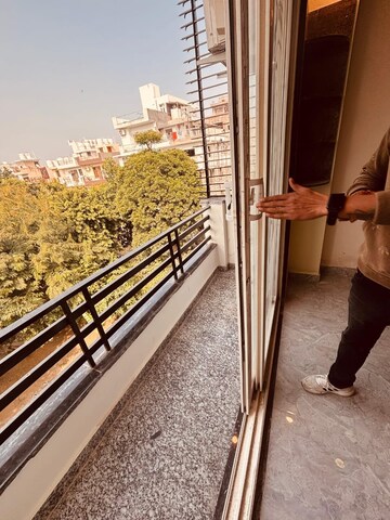 Balcony in 1 RK Builder Floor at Sector 47 – for Rent
