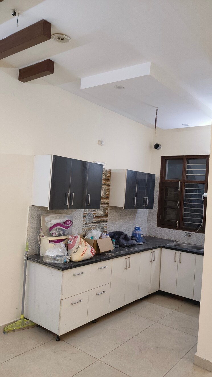 Kitchen, ambala highway 2 Bedroom 117 Sq.Yd. Apartment In Ambala Highway Zirakpur 8178146