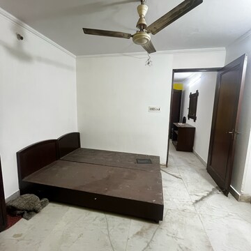 Building Lobby in 1.5 BHK Builder Floor at Malviya Nagar – for Rent