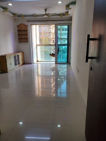 2 BHK Apartment For Rent in Sheth Vasant Lawns, Laxmi Nagar