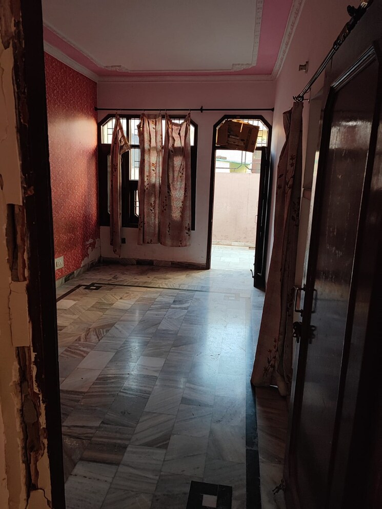 Room, sector 21 2 Bedroom 162 Sq.Yd. Apartment In Sector 21 Panchkula 8178162