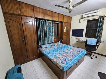 Bedroom in 2 BHK Apartment at Magarpatta Daffodils Apartment, Hadapsar – for Rent