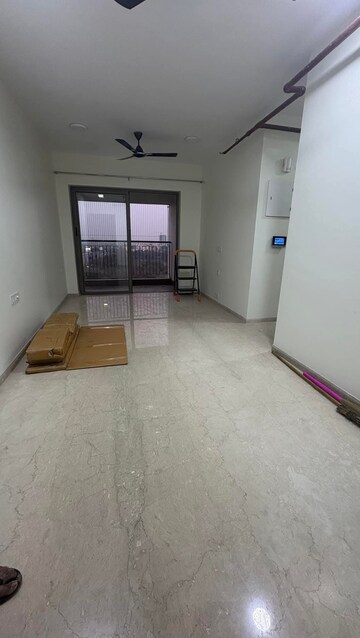 2 BHK Apartment For Rent in Kalpataru Paramount, Kapur Bawdi