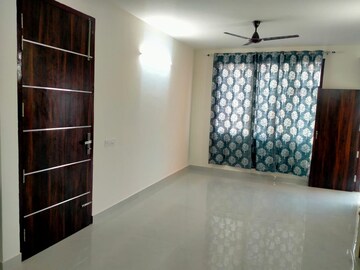 Room in 3 BHK Apartment at Peer Mucchalla – for Rent