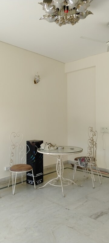 Furnished Amenities in 3 BHK Builder Floor at SS Mayfield Gardens, Sector 51 – for Rent