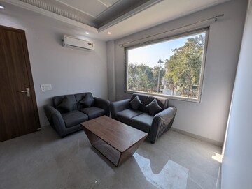 Living Room in 1 BHK Builder Floor at DLF City Phase III, Sector 24 – for Rent