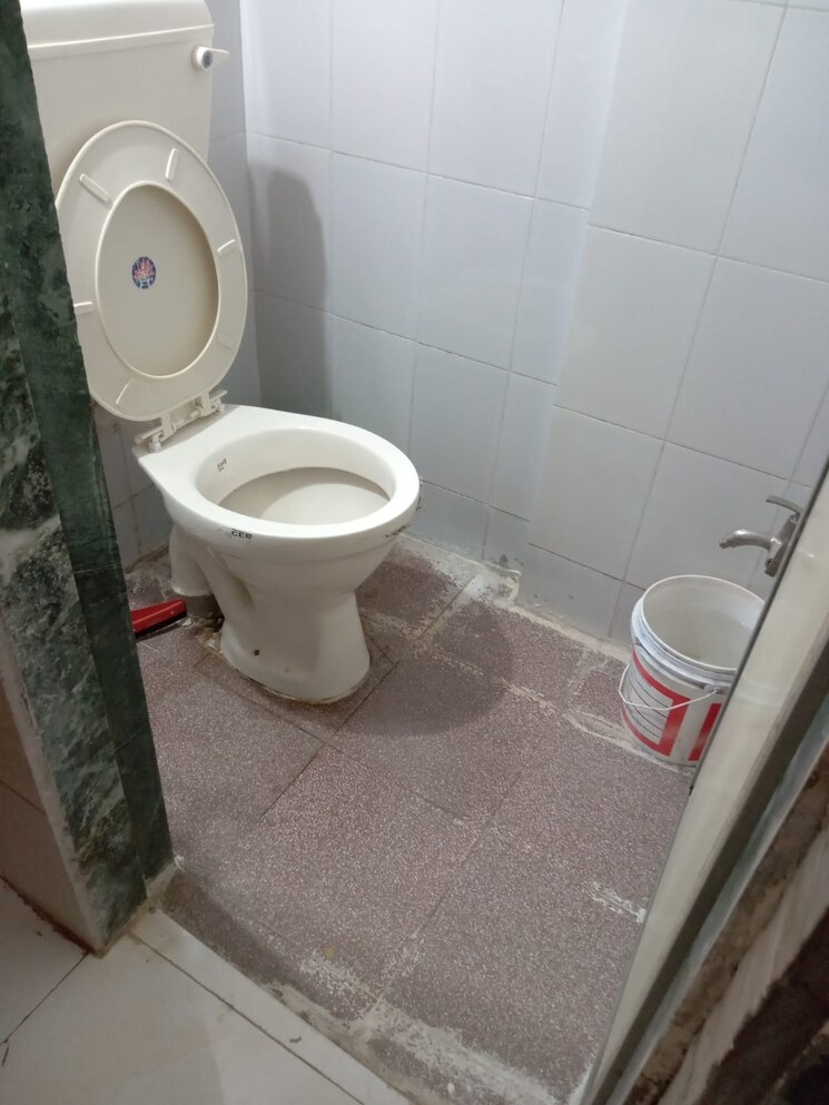 Bathroom, thane west 2 Bedroom 922 Sq.Ft. Villa In Thane West Thane 8178352