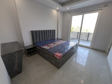 Bedroom in 1 BHK Builder Floor at DLF City Phase III, Sector 24 – for Rent