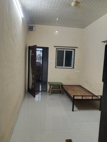 Room in 1 BHK Apartment at Nisarg CHS, Gokhalenagar – for Rent