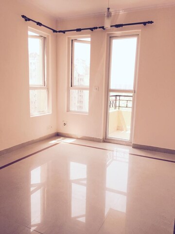 Room in 3 BHK Apartment at Orchid Petals, Sector 49 – for Rent