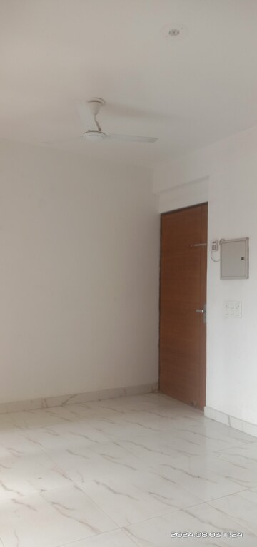 Room in 3 BHK Apartment at Saviour Green Arch, Tech Zone 4 Greater Noida – for Rent