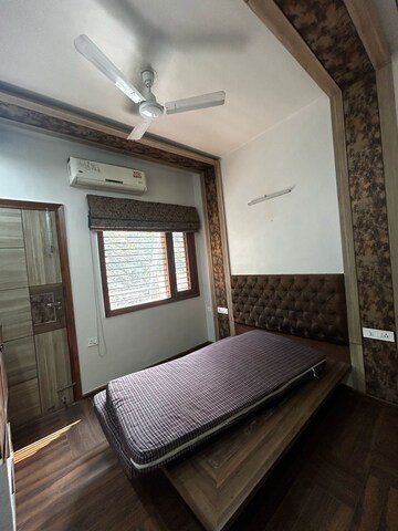 Living Room in 2 BHK Builder Floor at Sector 40 – for Rent