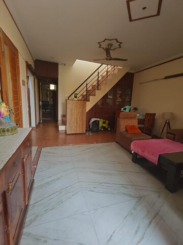 Bedroom in 2 BHK Builder Floor at Sector 40 – for Rent