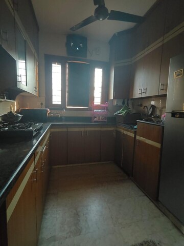 Kitchen in 2 BHK Builder Floor at Sector 40 – for Rent