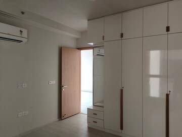 Room in 3 BHK Apartment at M3M Heights, Sector 65 – for Rent