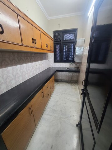 Kitchen in 2 BHK Builder Floor at Sector 40 – for Rent
