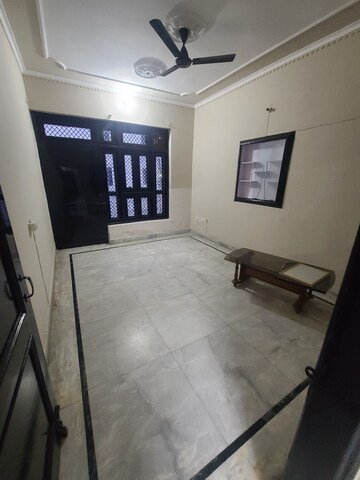 Kitchen in 2 BHK Builder Floor at Sector 40 – for Rent
