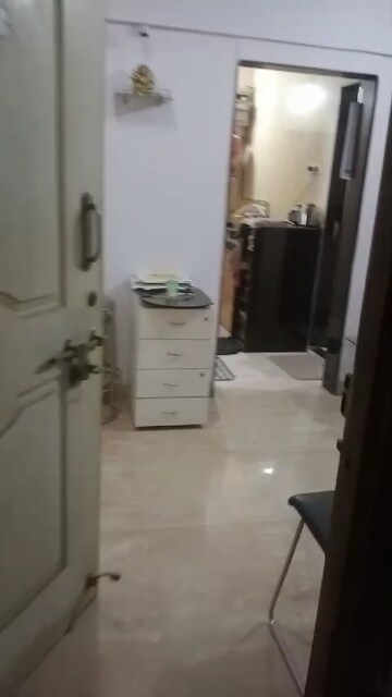 Bathroom in 1 BHK Apartment at Vile Parle East – for Rent
