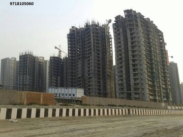  Plot For Sale in Yamuna Expressway