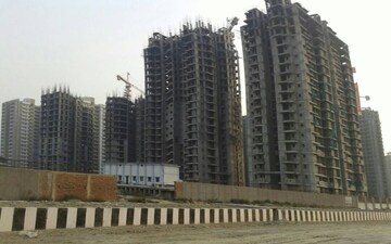 Plot For Sale in Yamuna Expressway