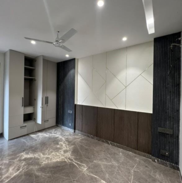 Room in 4 BHK Builder Floor at DLF Alameda, Southern Peripheral Road – for Sale