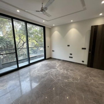 Room in 4 BHK Builder Floor at DLF Alameda, Southern Peripheral Road – for Sale